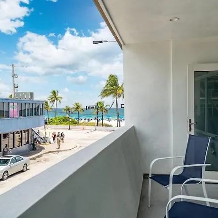 The Purple Pelican Beachfront With Ocean Balcony Unit 4